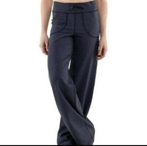 Lululemon Athletica Still Going Grey WIDE LEG pants Sz. 8 Tall
